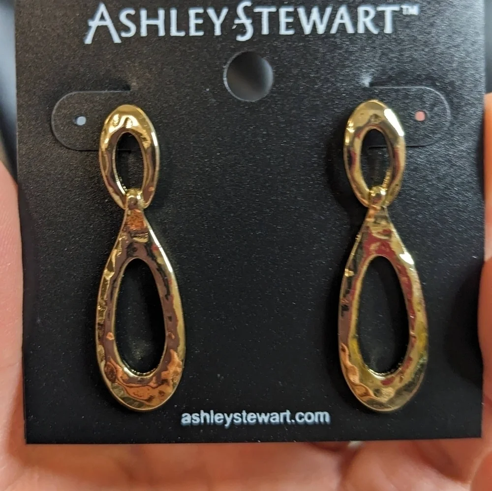 Ashley Stewart Gold‎ Tone Modern Drop Earrings
